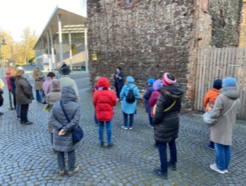 Spaziergang außergewöhnliche Hanauer Frauen und Märchen